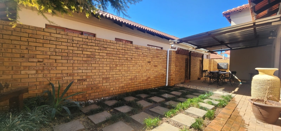 3 Bedroom Property for Sale in Flamwood North West